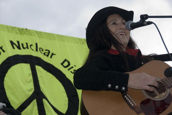 Stop Trident, Troops out of Iraq © 2007, Peter Marshall