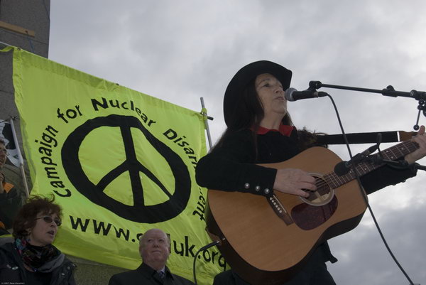 Stop Trident, Troops out of Iraq © 2007, Peter Marshall