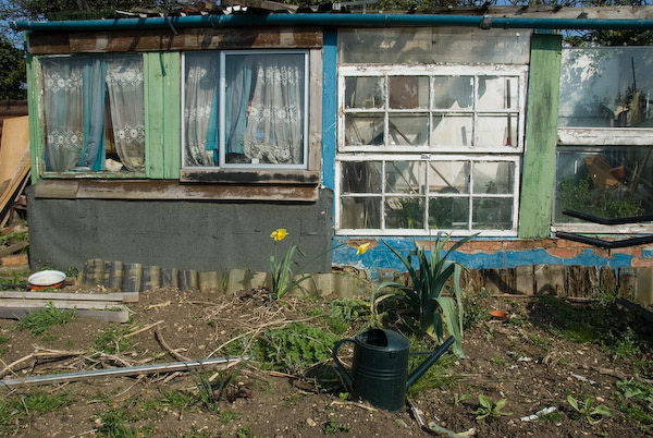 Manor Gardens © 2007, Peter Marshall