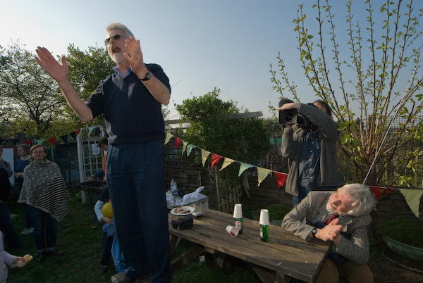 Manor Gardens © 2007, Peter Marshall