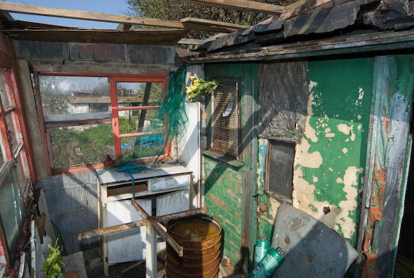 Manor Gardens © 2007, Peter Marshall