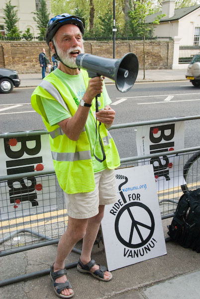 Vanunu Freedom Ride. © 2007, Peter Marshall