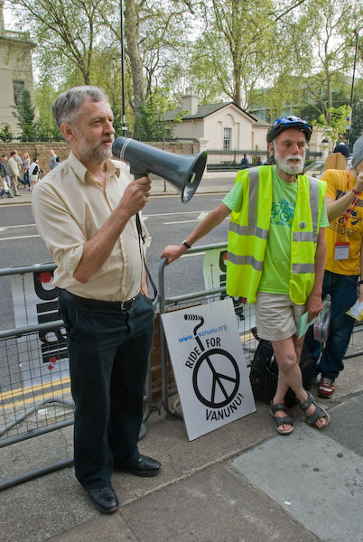 Vanunu Freedom Ride. © 2007, Peter Marshall