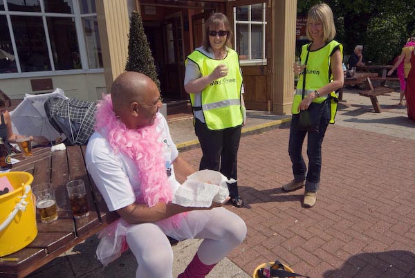 Chislehurst May Queen Pub Crawl © 2007, Peter Marshall