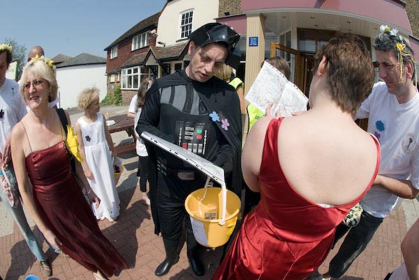 Chislehurst May Queen Pub Crawl © 2007, Peter Marshall