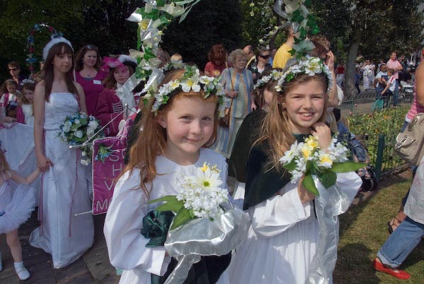 Bromley May Queens © 2007, Peter Marshall