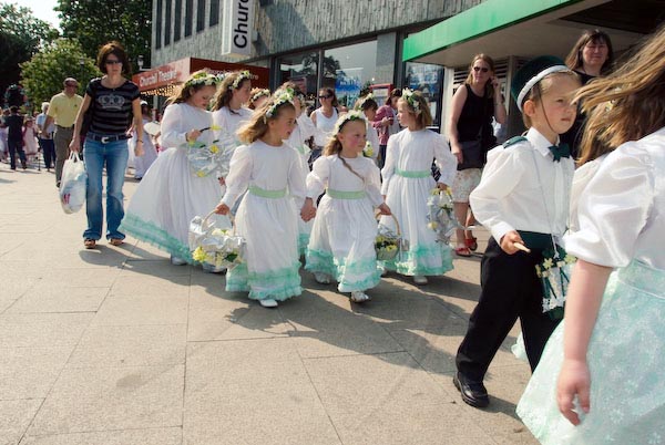 Bromley May Queens © 2007, Peter Marshall