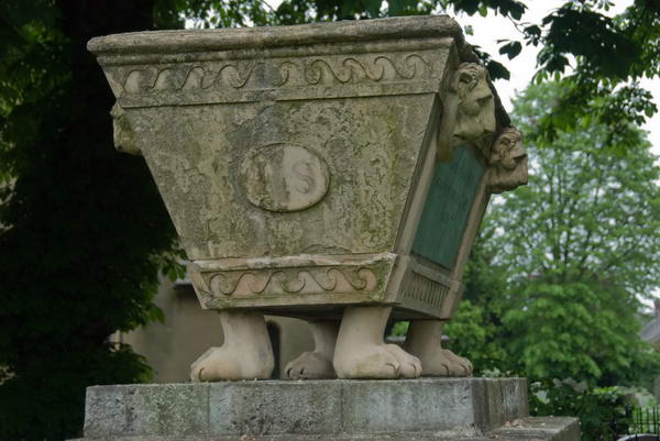 William Morris Museum Fading under Cuts © 2007, Peter Marshall