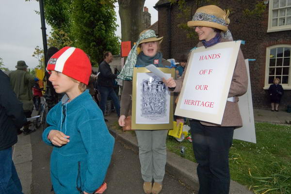 William Morris Museum Fading under Cuts © 2007, Peter Marshall