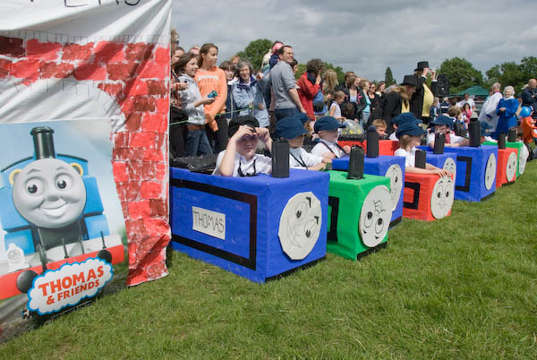 Walton-on-the-Hill May Pageant © 2007, Peter Marshall