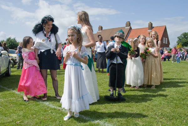 Walton-on-the-Hill May Pageant © 2007, Peter Marshall
