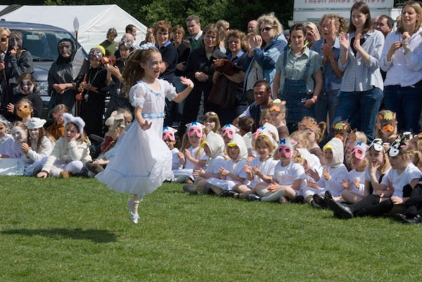Walton-on-the-Hill May Pageant © 2007, Peter Marshall