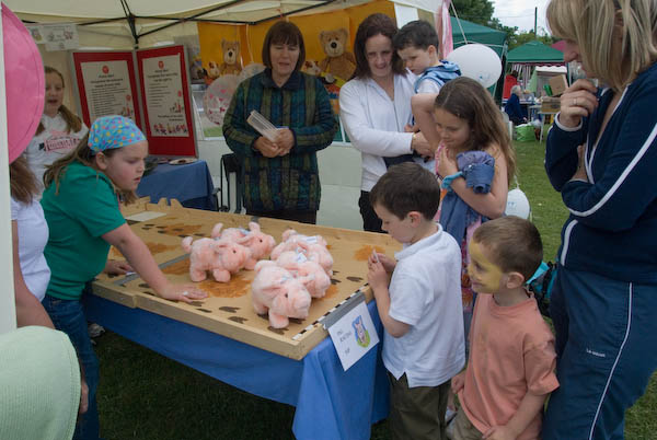 Walton-on-the-Hill May Pageant © 2007, Peter Marshall