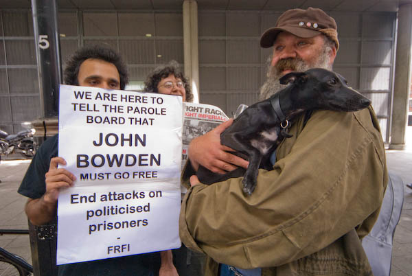 Support John Bowden © 2007, Peter Marshall